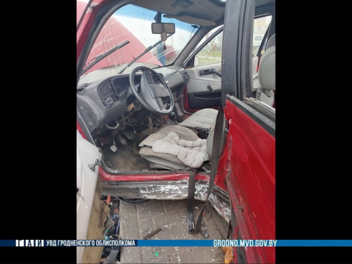 Два человека госпитализированы после ДТП в Гродно