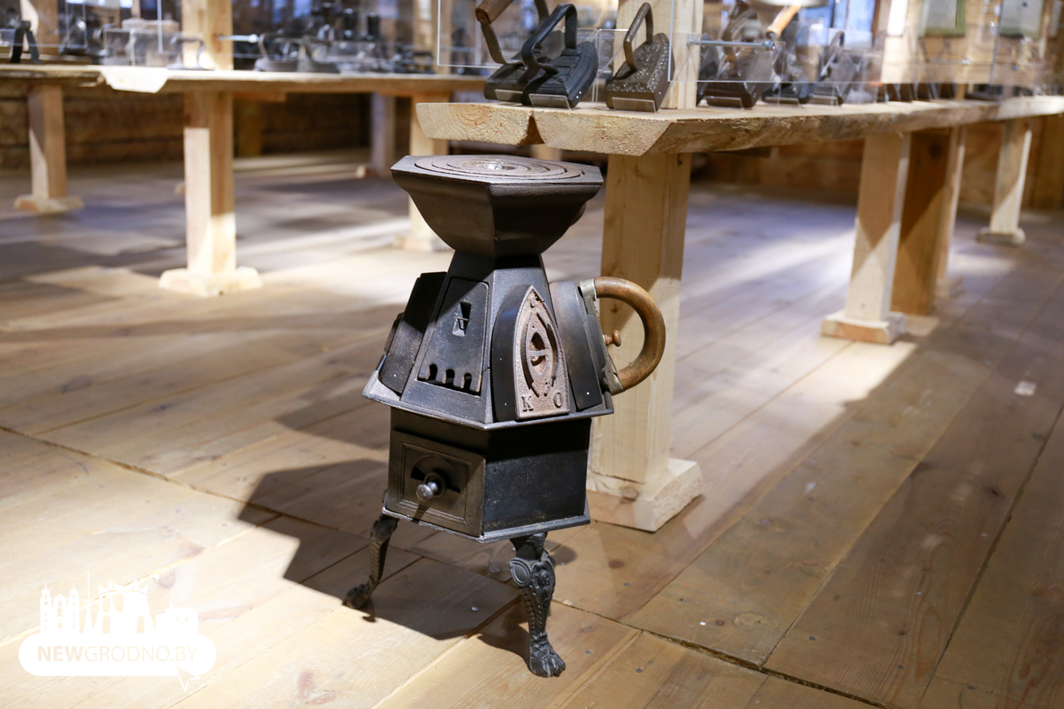 Более 1000 утюгов в одном месте