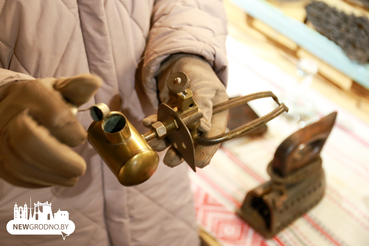 Более 1000 утюгов в одном месте