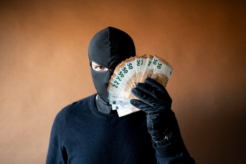 Афера длиной в пять лет