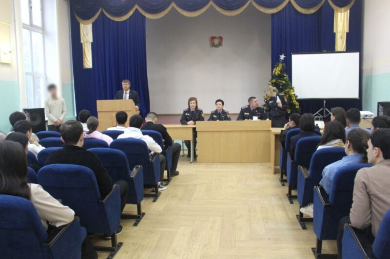 Четверых иностранных студентов высылают