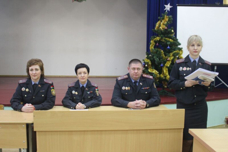 Четверых иностранных студентов высылают