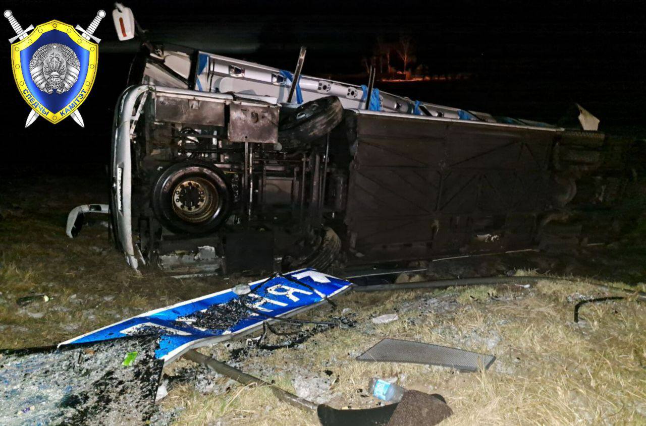 Автобус "Брест-Москва" разбился на трассе