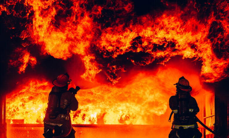 В Лиде кто-то поджёг дверь квартиры в многоэтажке