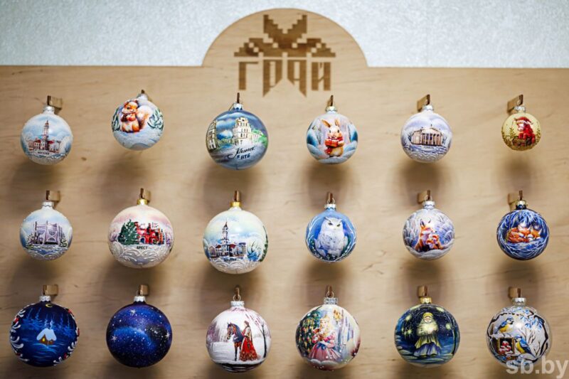 как на фабрике елочных