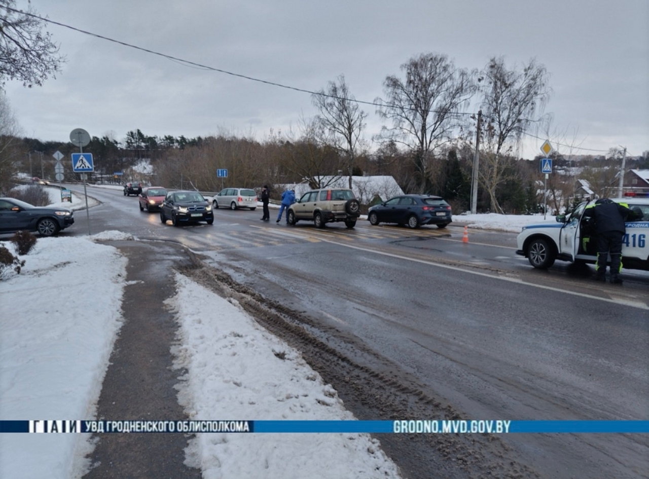 В Гродно женщина попала под машину