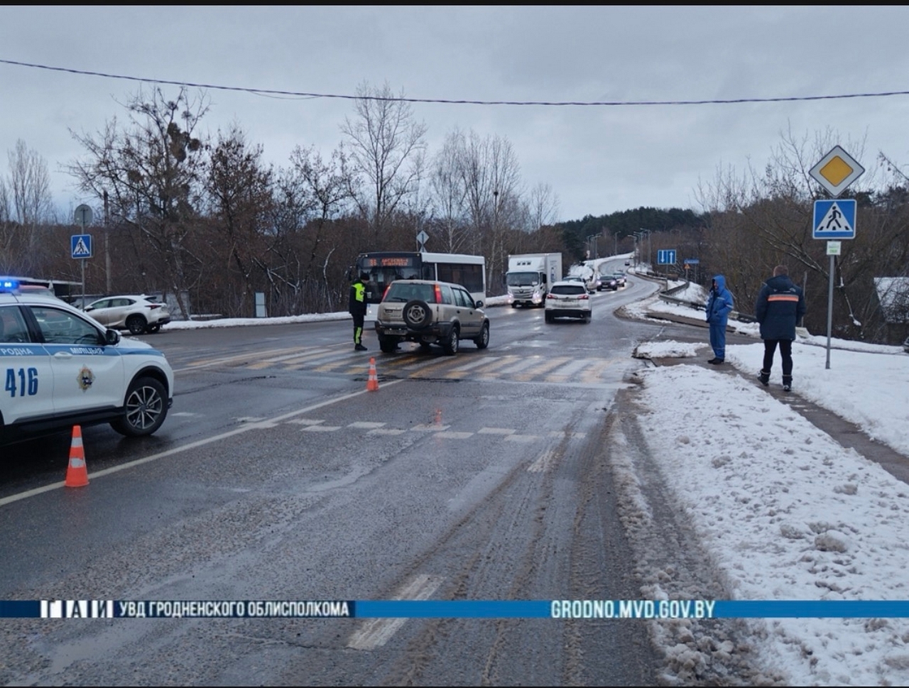 В Гродно женщина попала под машину