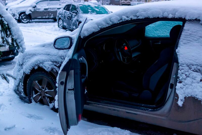 Белоруска требует не занимать