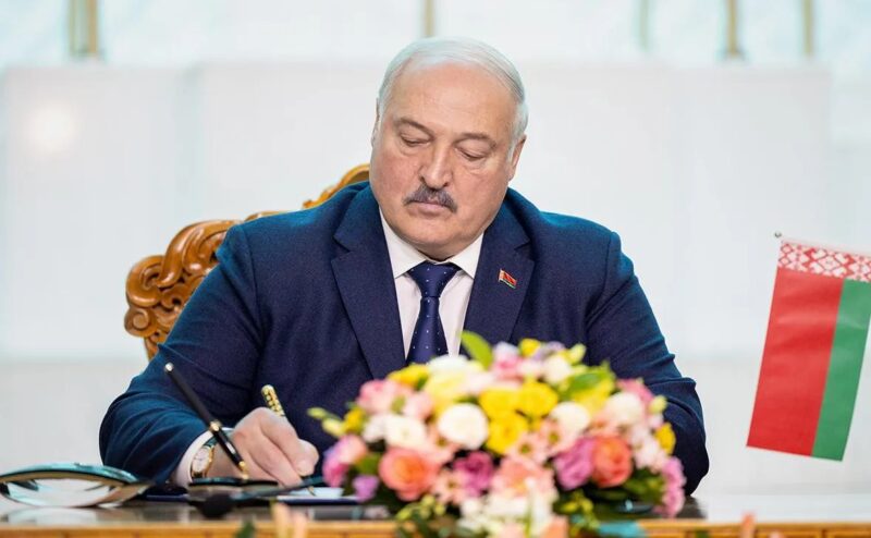 Лукашенко подписал указ