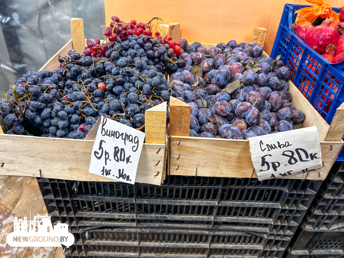 Что из фруктов продают на рынке в разгар