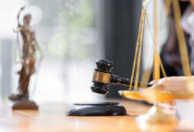 В Беларуси отец сломал ногу