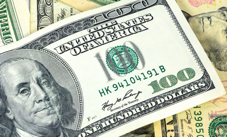 Продал ноутбук за доллары