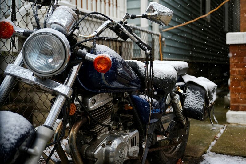 мотоциклист появился на дорогах