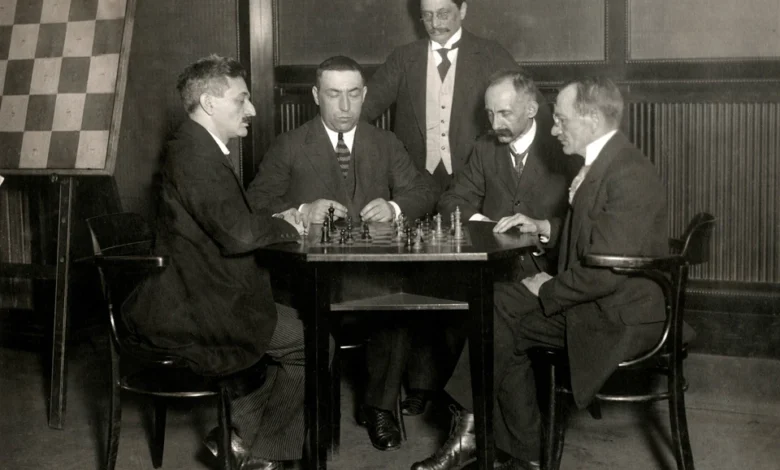 Как уроженец Гродно помогал