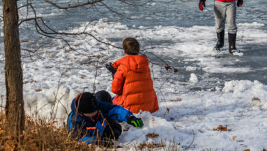 В Гродно заметили гулящих по льду