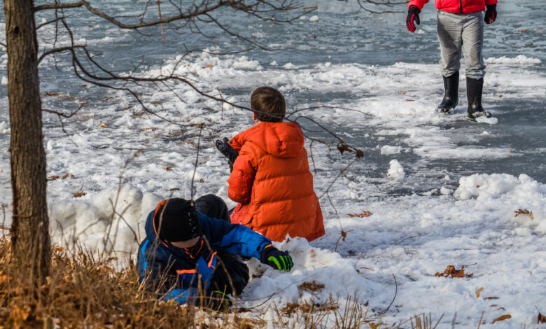 В Гродно заметили гулящих по льду