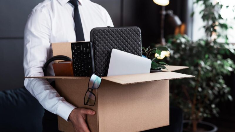 Увольнение по контракту