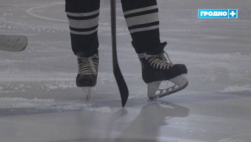 Дворовый хоккей