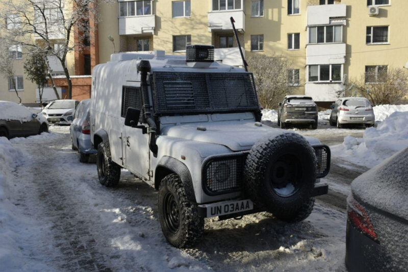 Необычный бронированный автомобиль