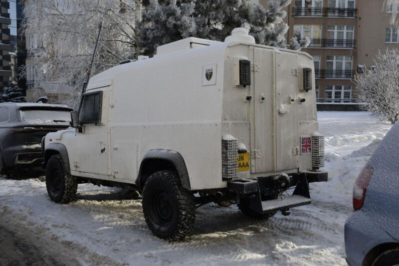 Необычный бронированный автомобиль