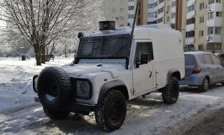 Необычный бронированный автомобиль