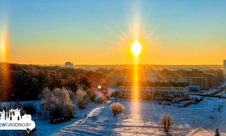 Небо над Гродно устроило зимнее световое шоу