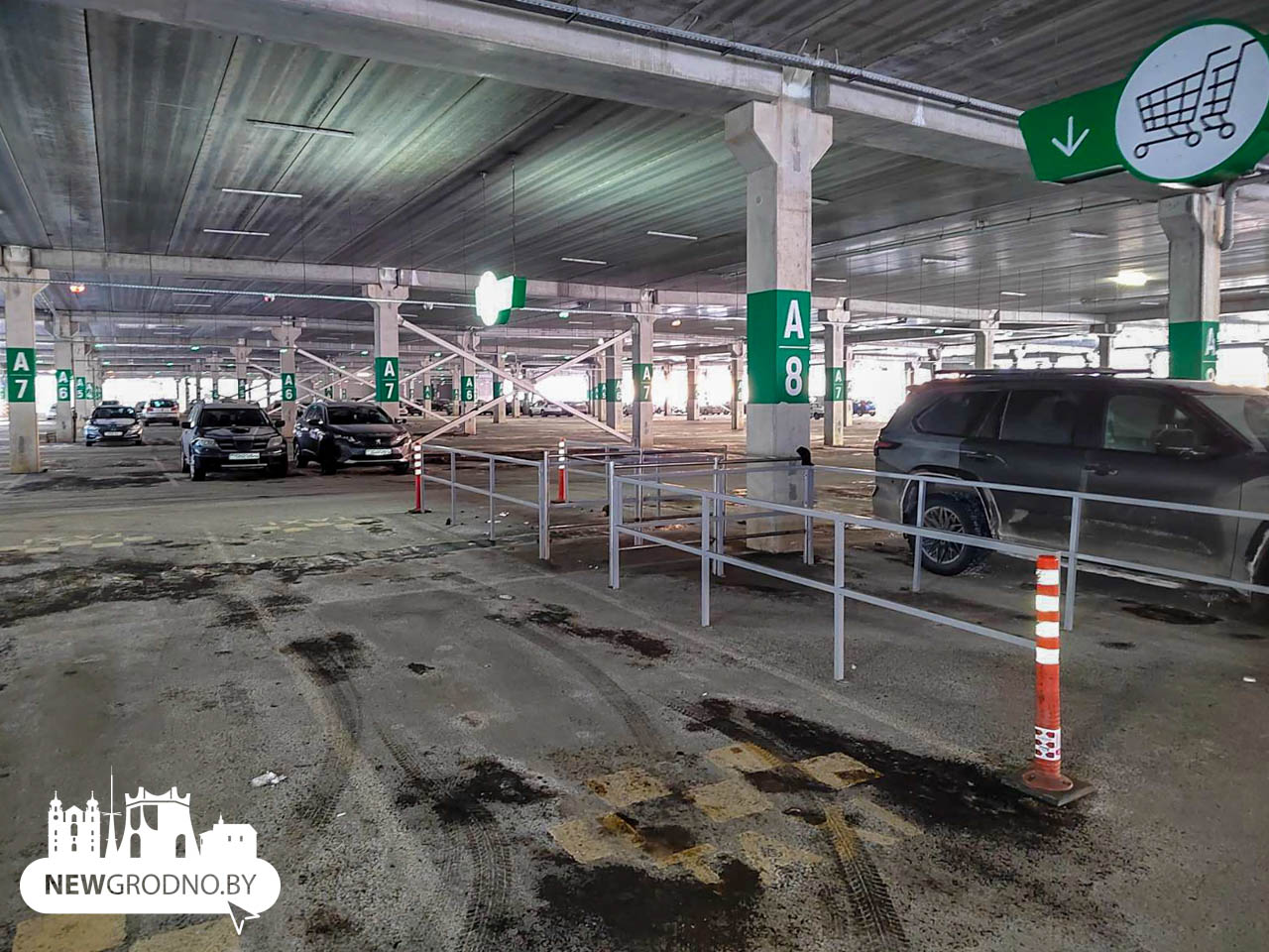 В Гродно на паркинге TRINITI ввели оплату за ночную стоянку