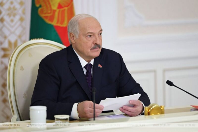 Лукашенко потребовал экономить