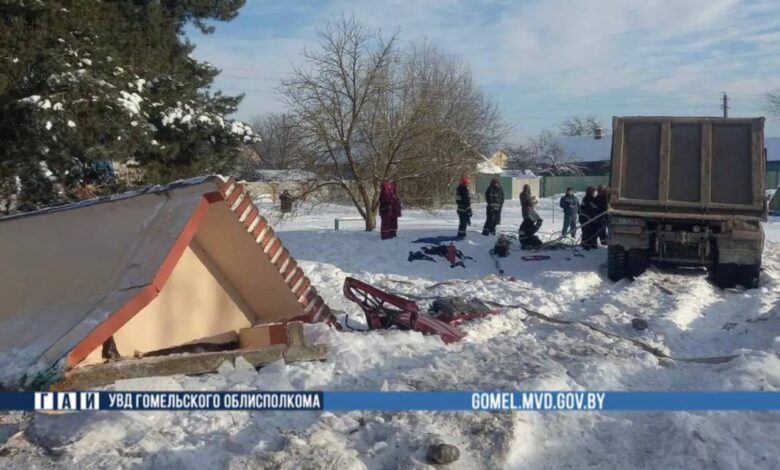 Под Гомелем МАЗ врезался