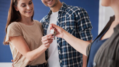 Справка или отказ: кому