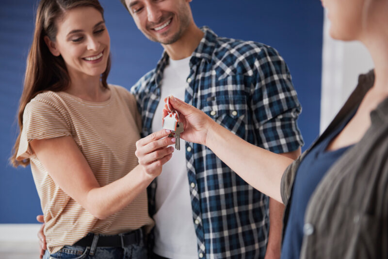 Справка или отказ: кому