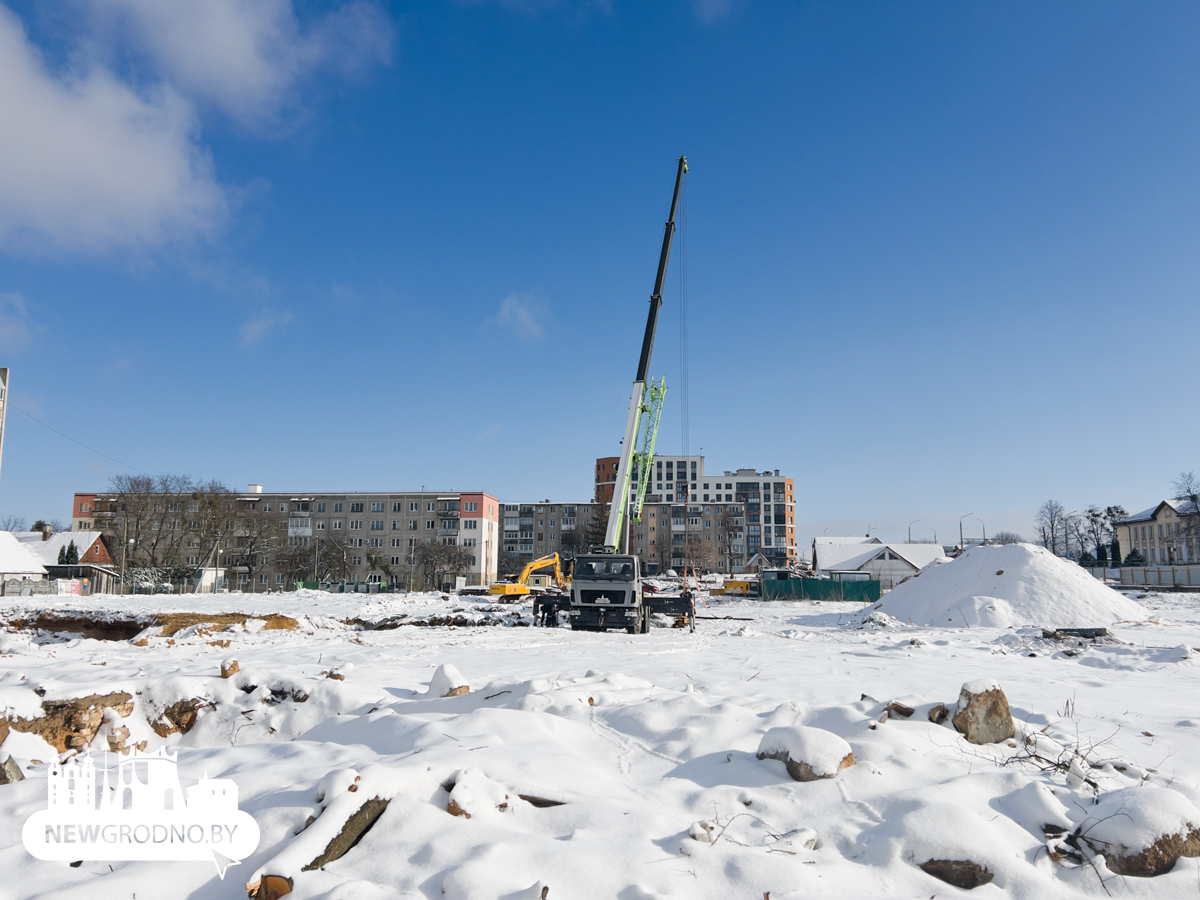 Дома снесли и начали строить