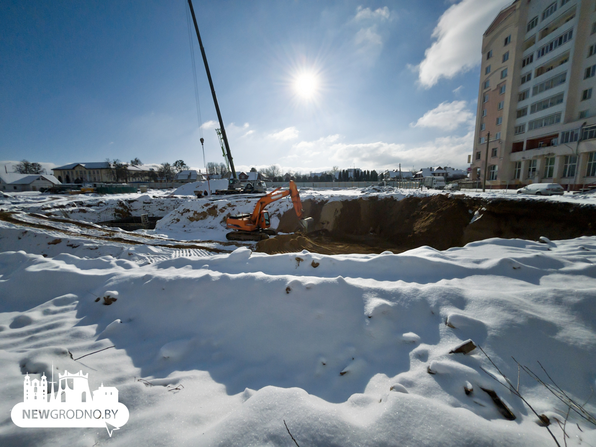 Дома снесли и начали строить