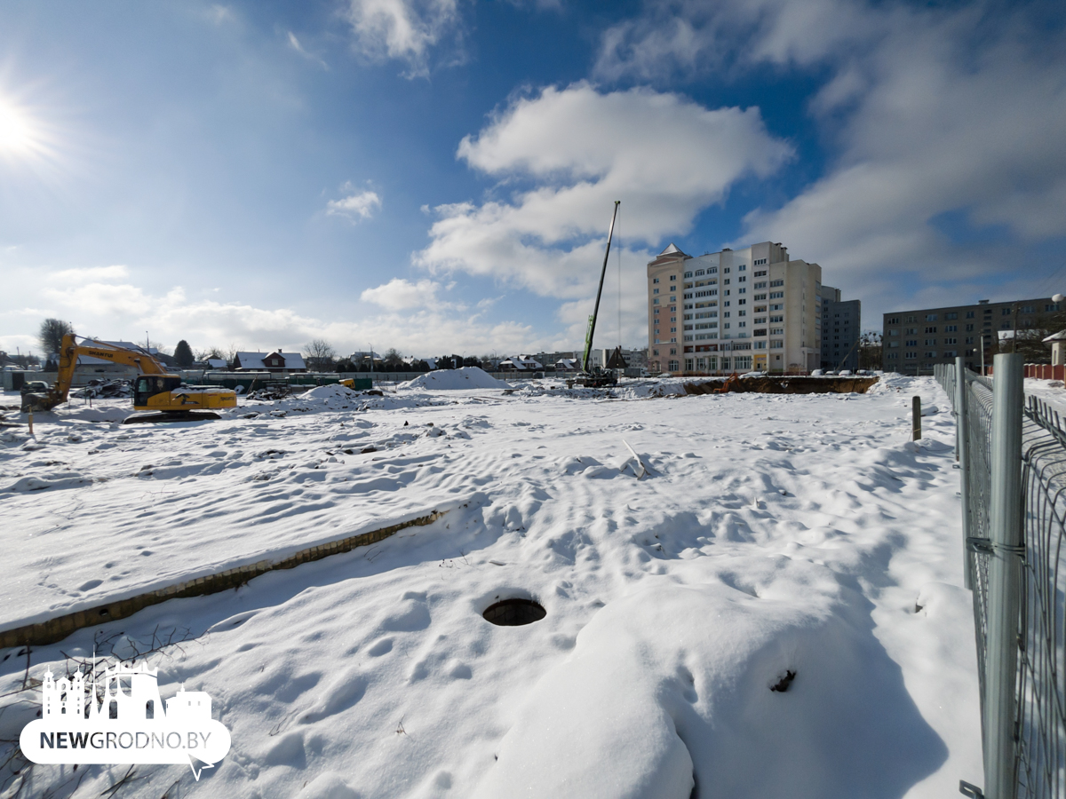 Дома снесли и начали строить