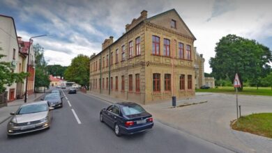 Недостроенную гостиницу в центре города