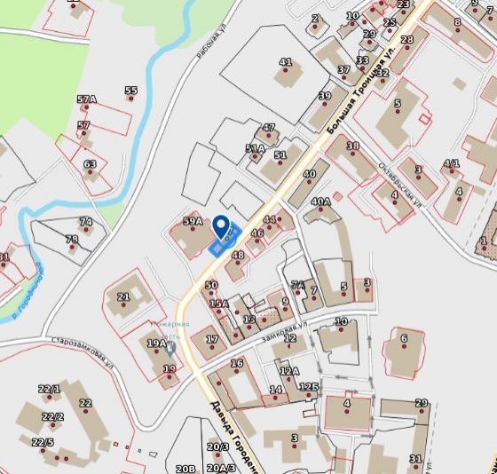 Недостроенную гостиницу в центре города