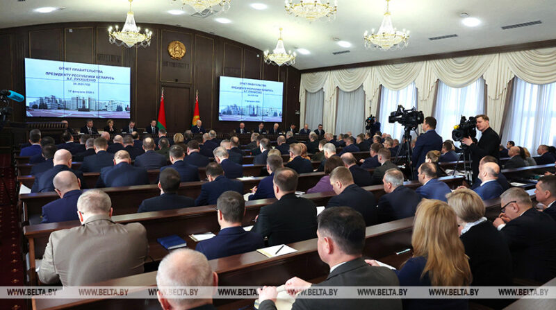 Лукашенко требует