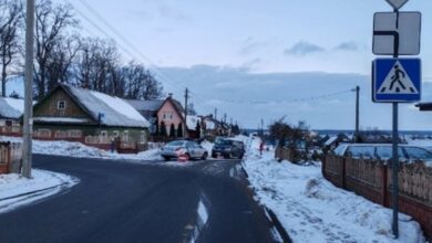 В Новогрудке на узкой улице не разъехались две легковушки