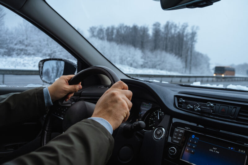 В Клецке водитель избил