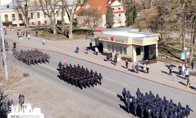 Милиция Гродно прошла парадом по центру города