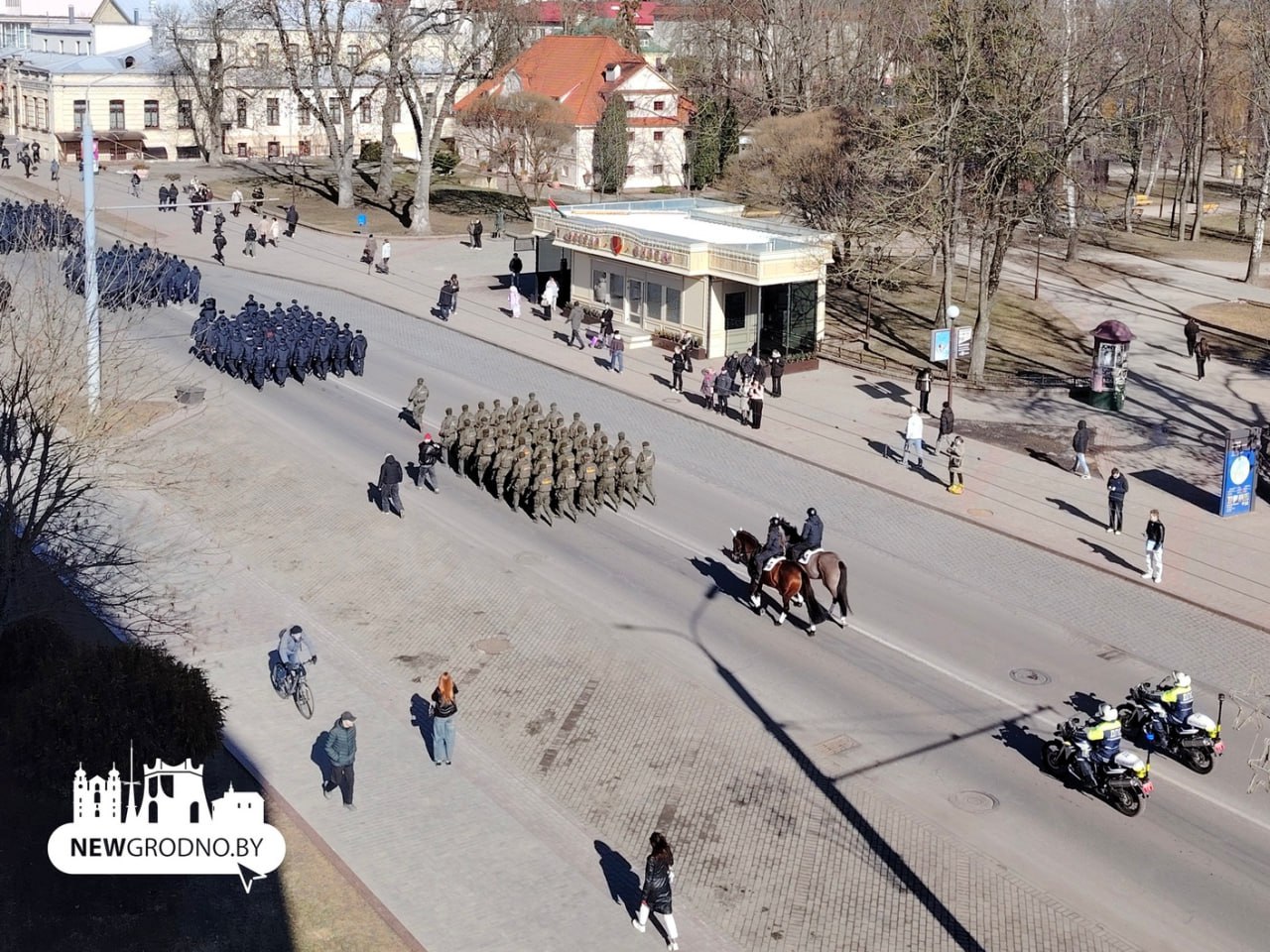 Милиция Гродно прошла парадом по центру города