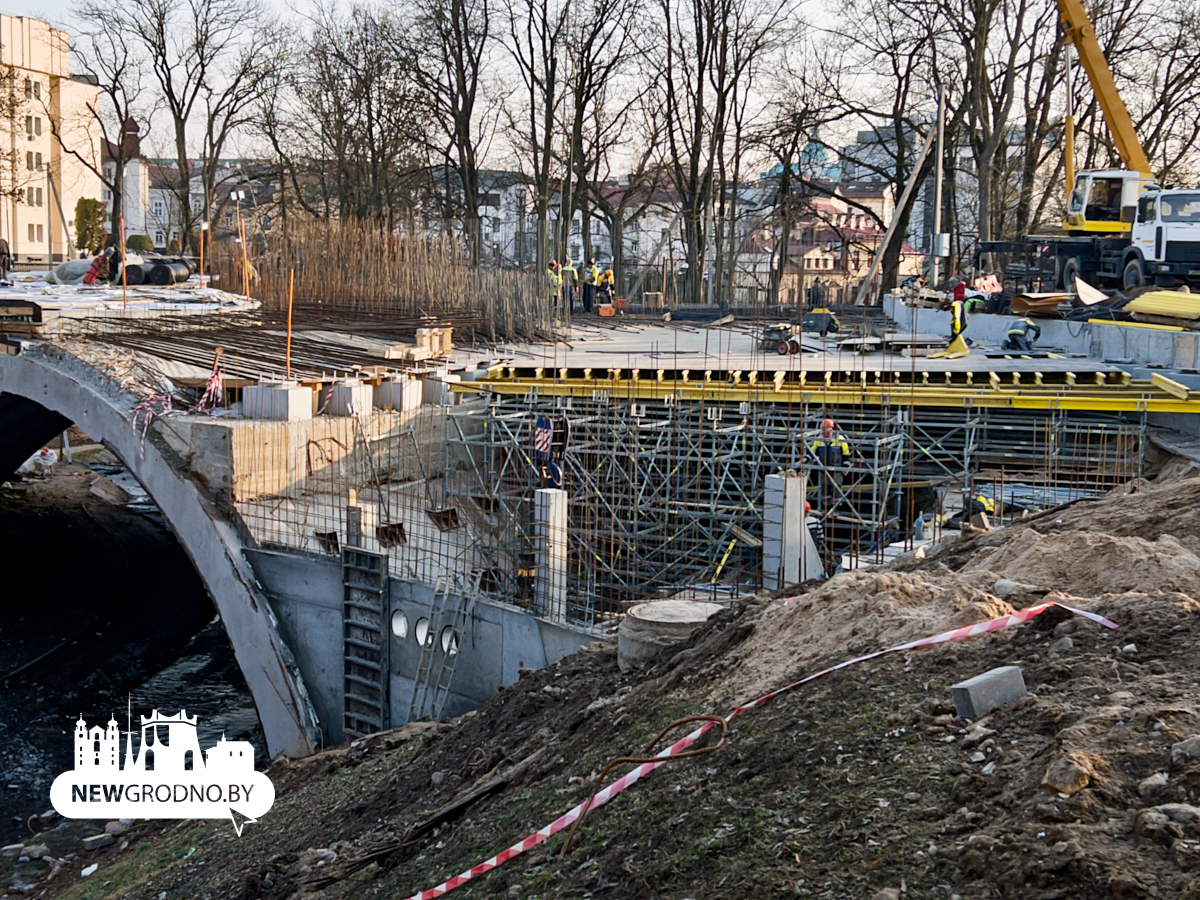 Возводят заново