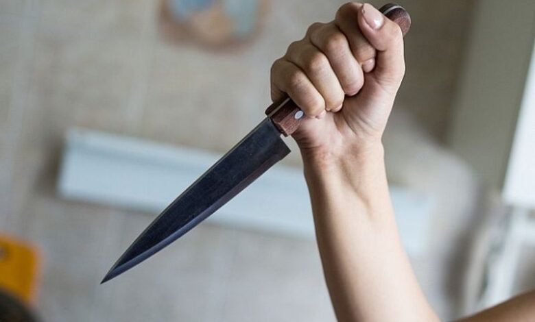 гродненка ударила ножом отчима