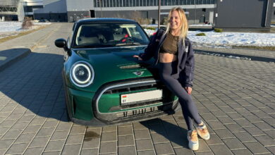 владелица MINI Cooper SE