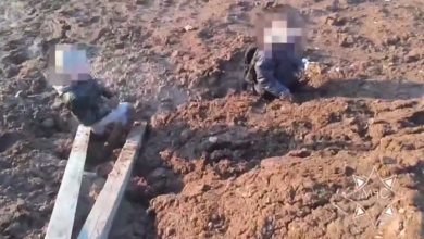 Двое детей увязли