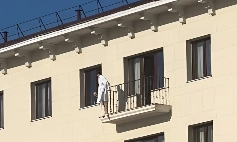 Мужчина в халате