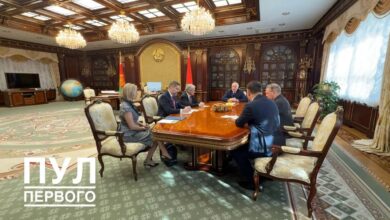 Во Дворце Независимости