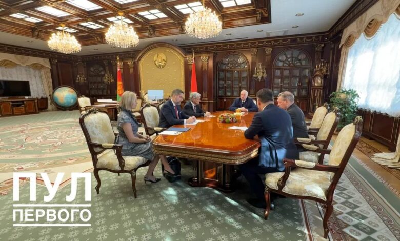 Во Дворце Независимости