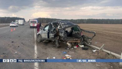 Фура смяла стоявшую на