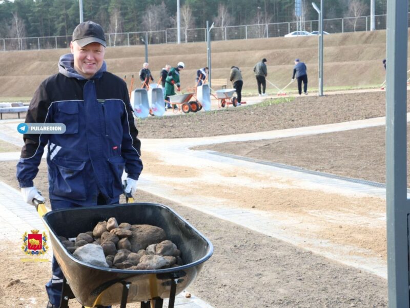 на стройке областной клинической